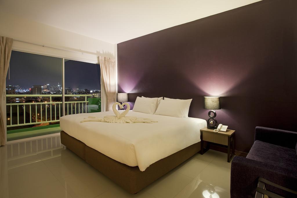 Wiz Hotel Pattaja Szoba fotó