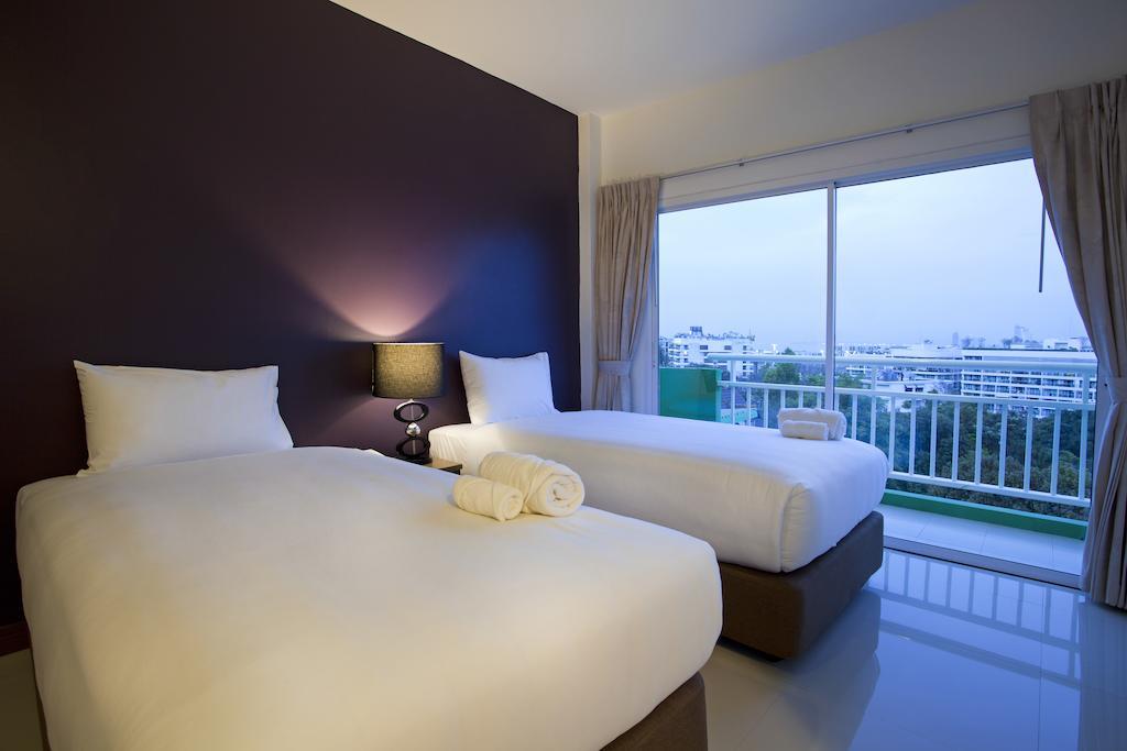 Wiz Hotel Pattaja Szoba fotó