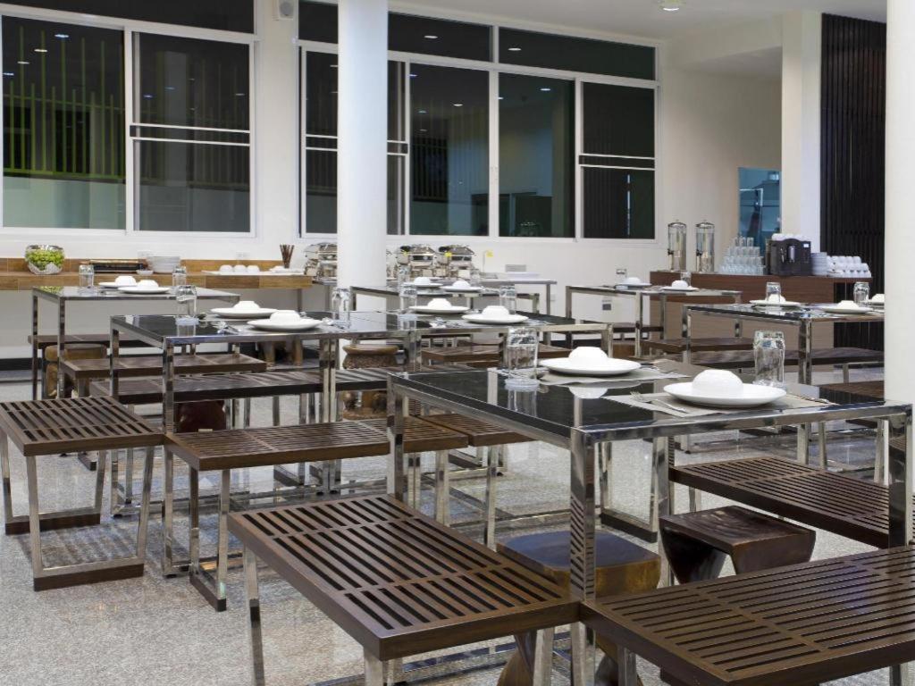 Wiz Hotel Pattaja Kültér fotó