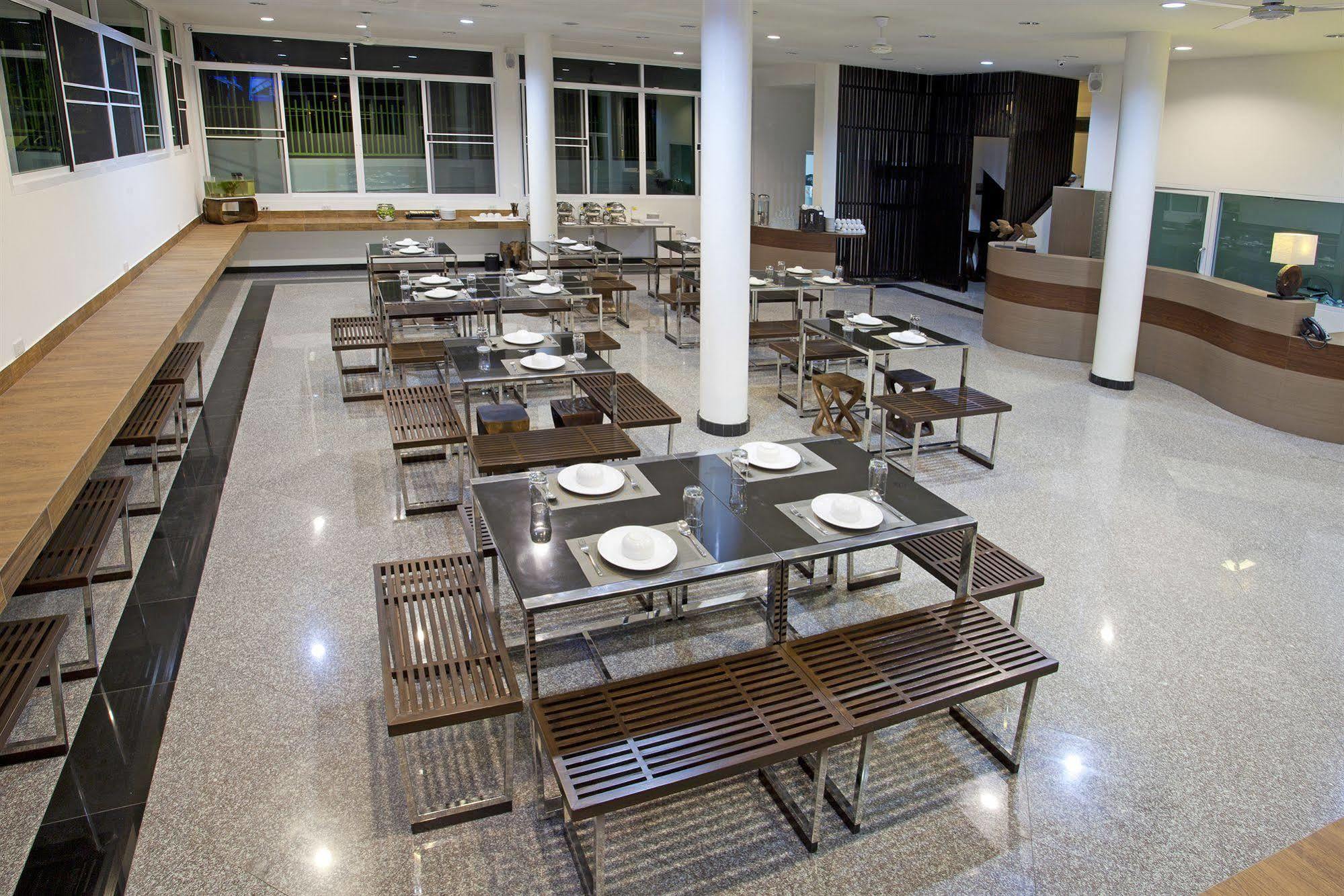 Wiz Hotel Pattaja Kültér fotó
