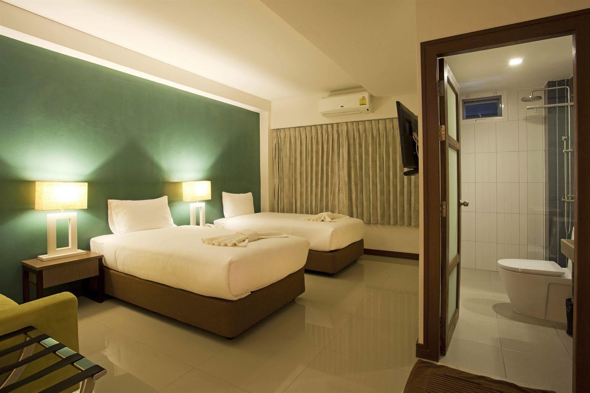 Wiz Hotel Pattaja Kültér fotó
