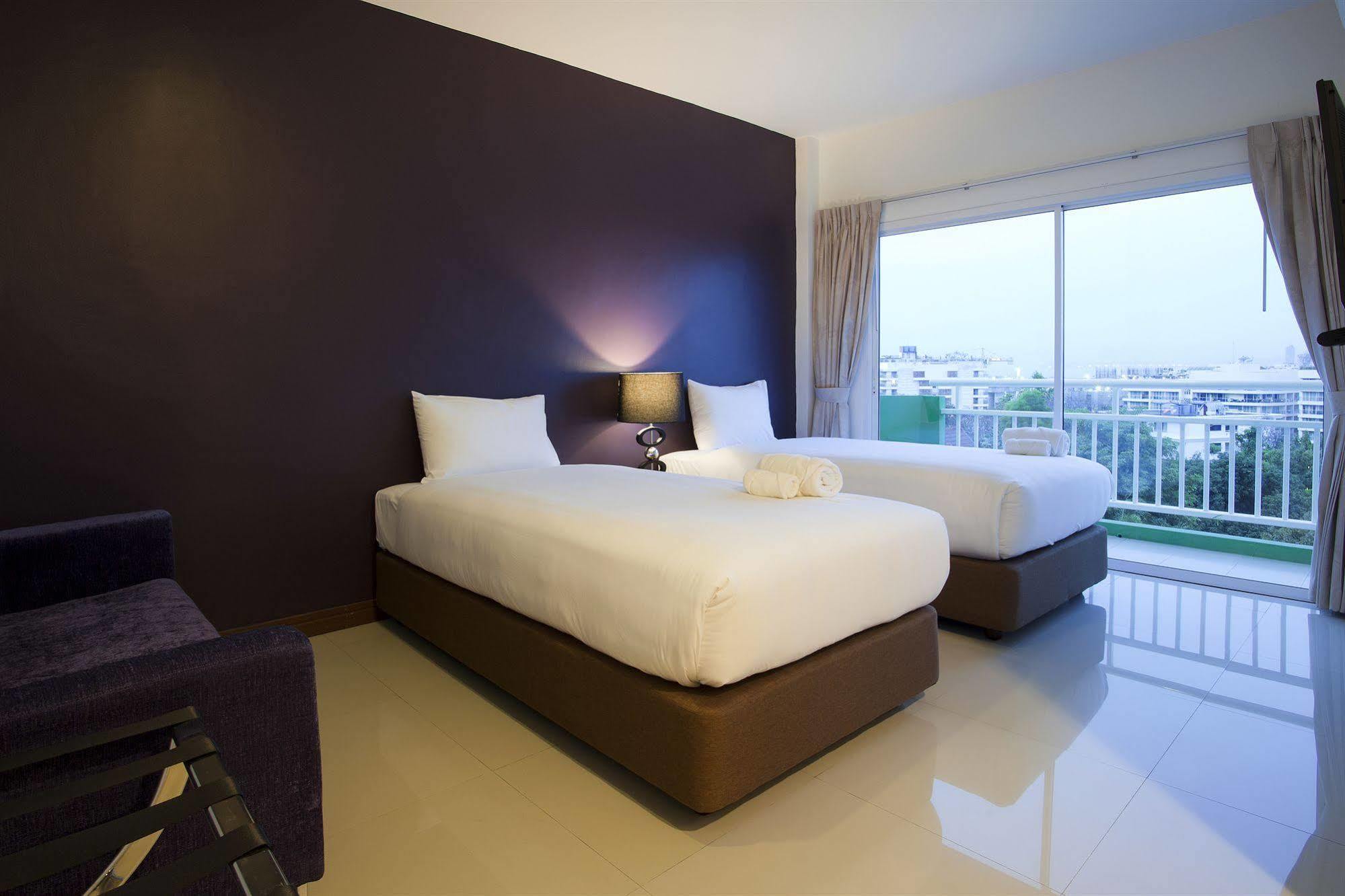 Wiz Hotel Pattaja Kültér fotó