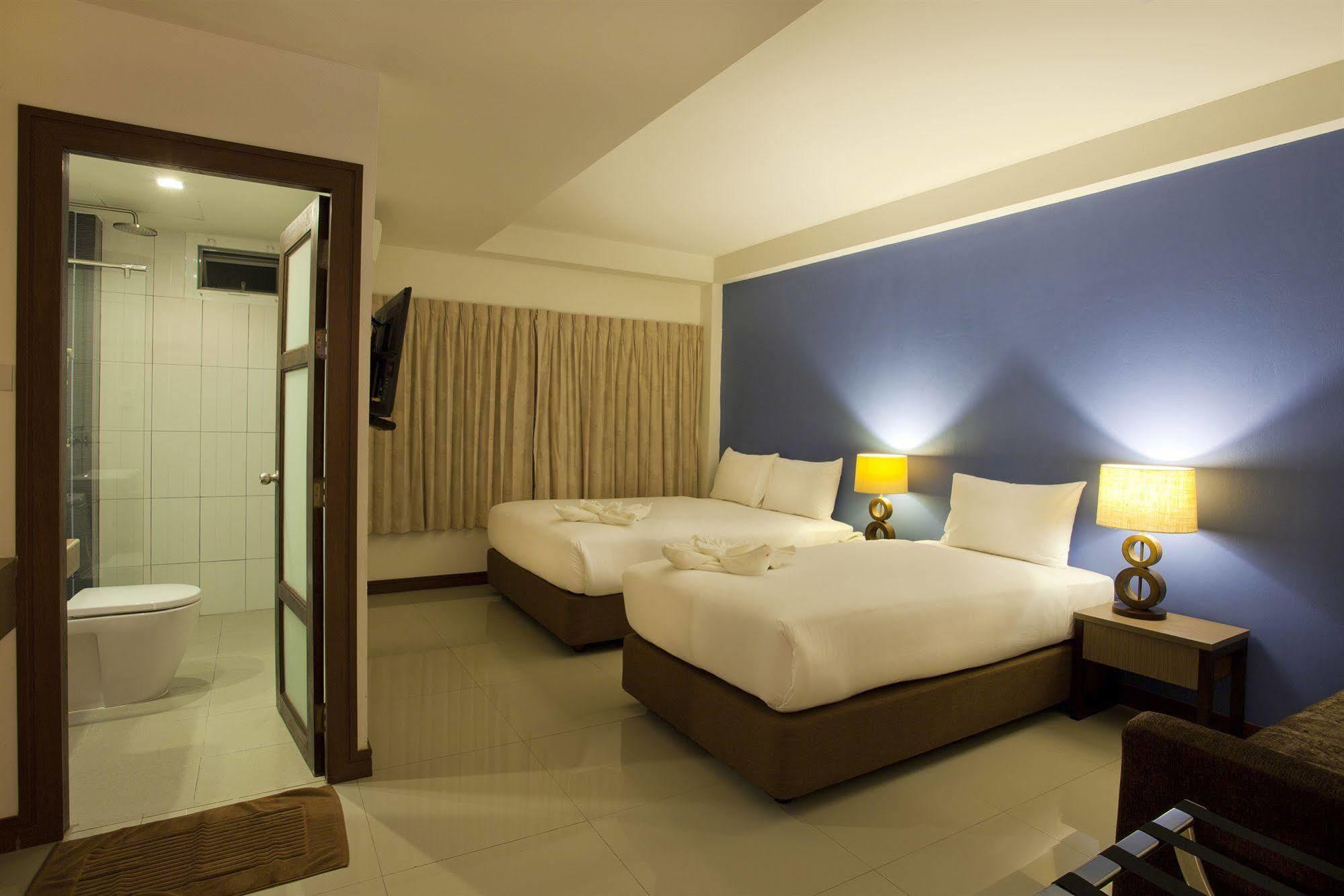 Wiz Hotel Pattaja Kültér fotó