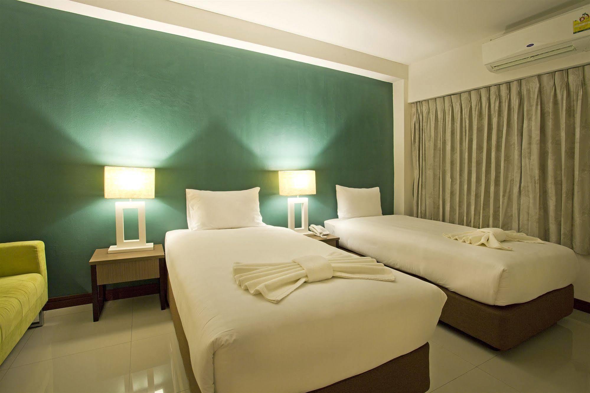 Wiz Hotel Pattaja Kültér fotó